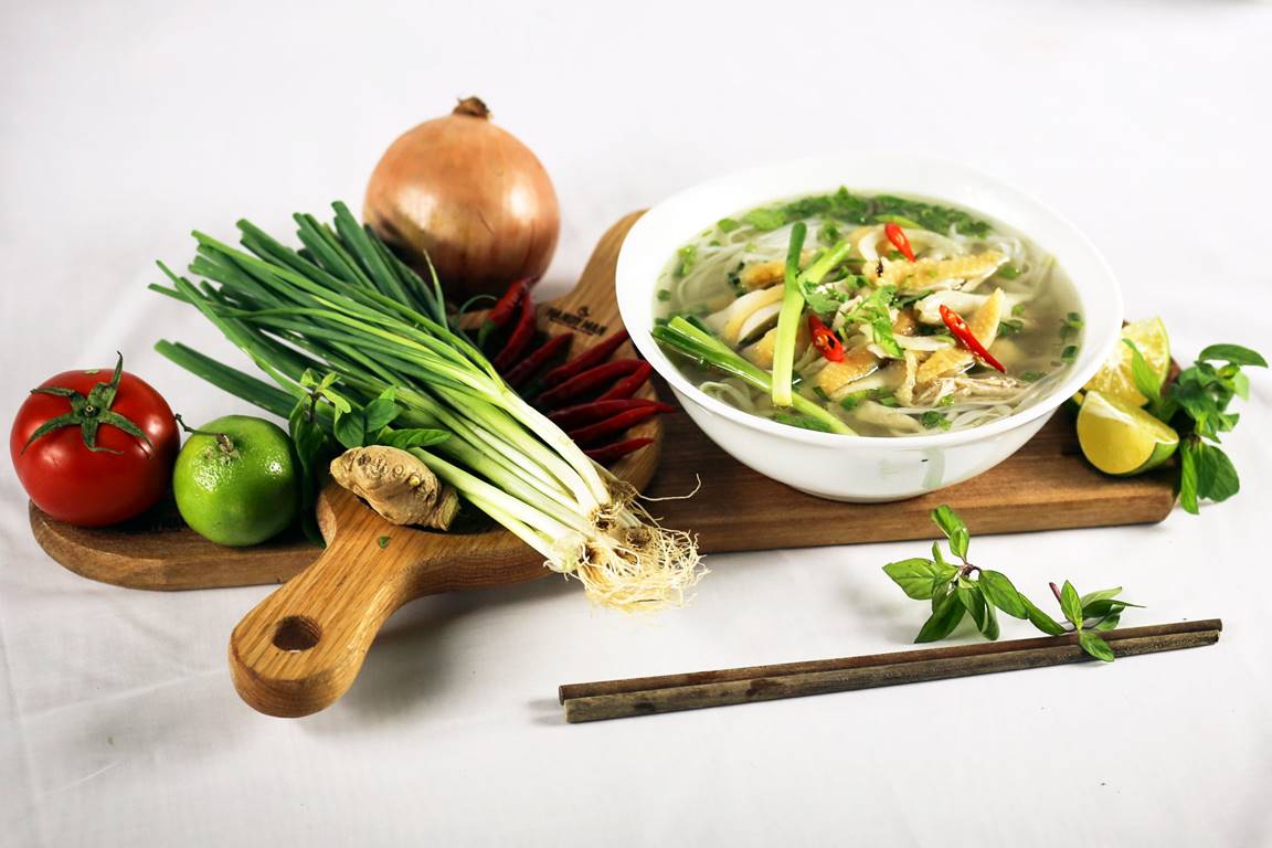 how to make Pho Ga – noodle soup with chicken