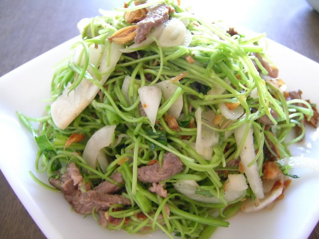 How To Make Water Morning-glory And Sour Carambola Salad