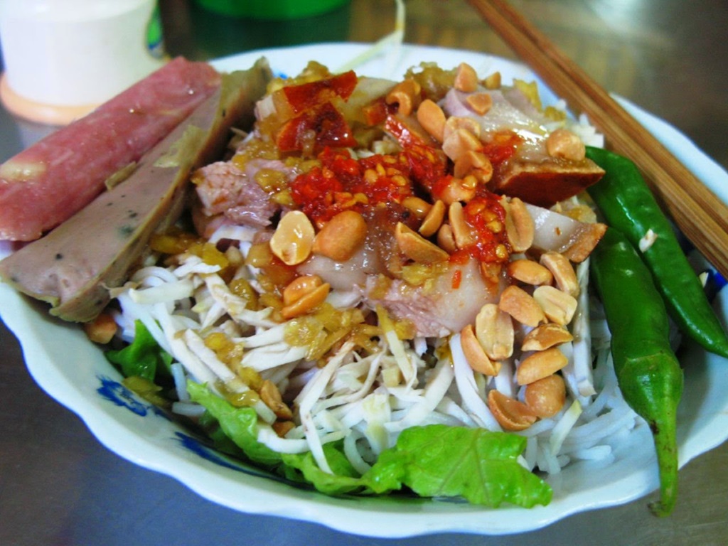 True Taste Of Vietnamese Street Food In Danang
