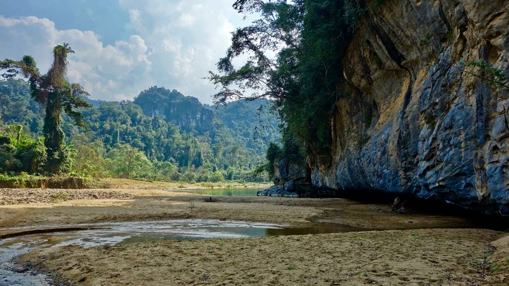 Nguyen Xuan Phuc PM Endorses Cable Car Plan In Phong Nha-Ke Bang