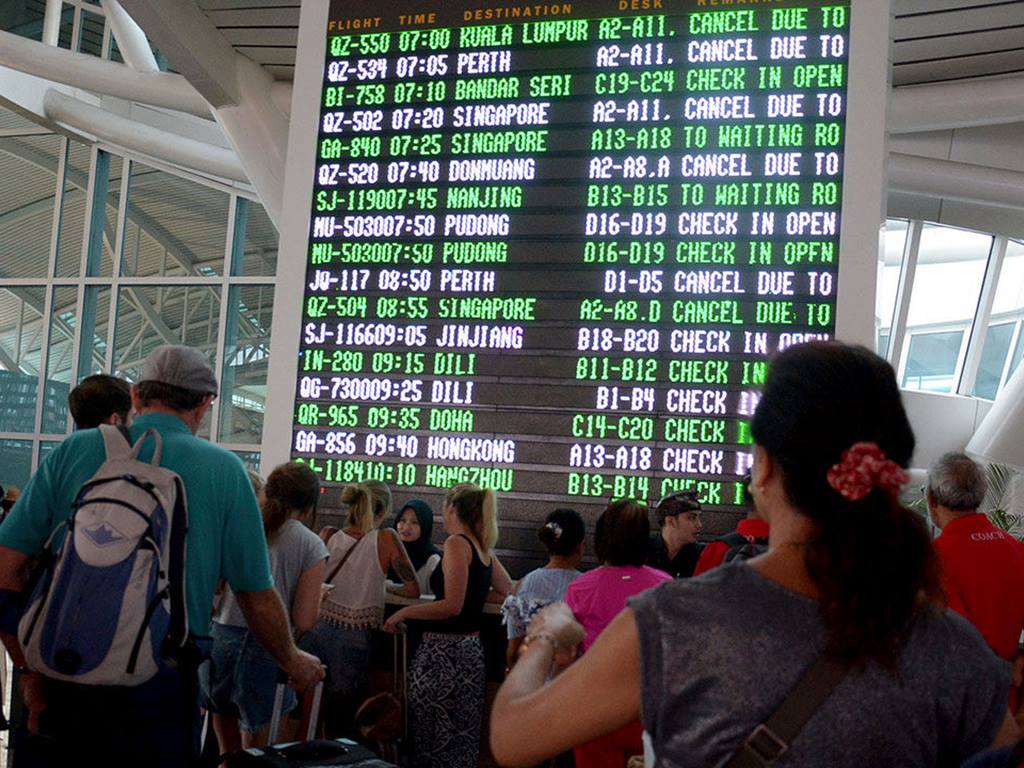 Bali International Airport Closure Extends Due To Agung Eruption