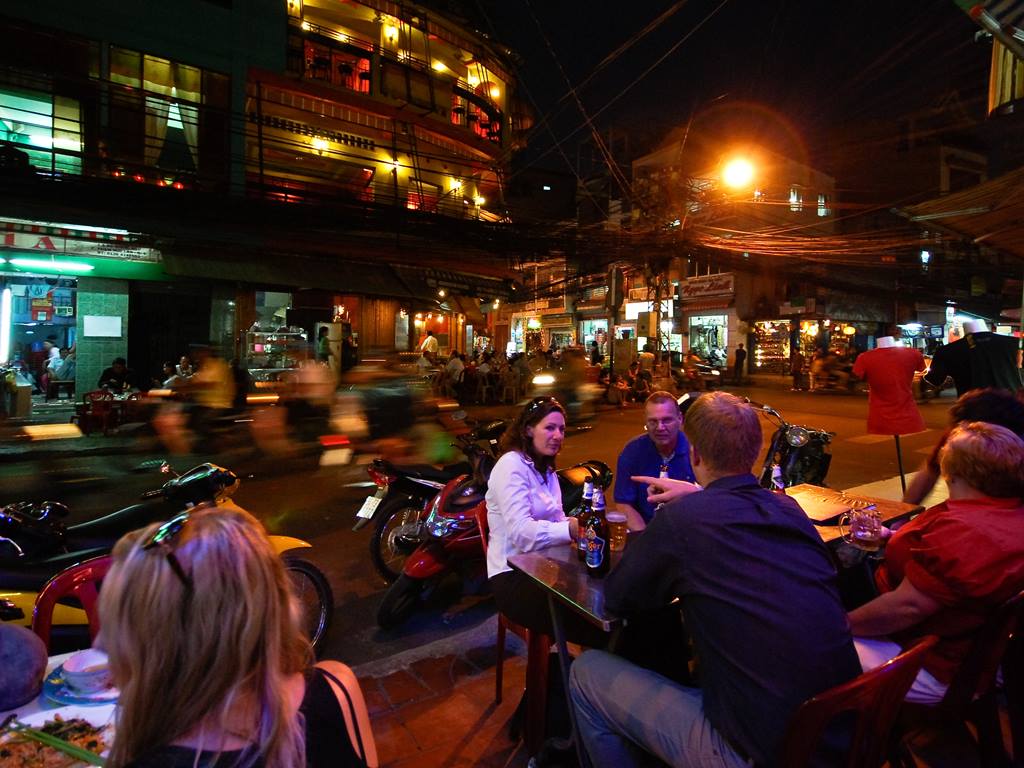 Saigon Plans New Walking Streets In Backpacker District