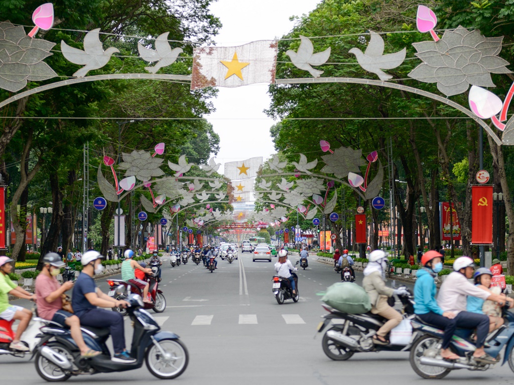 Saigon Hold Fireworks Show To Welcome New Year